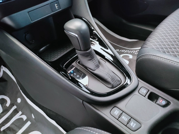 16 - Toyota Yaris Yaris 1.5h Style