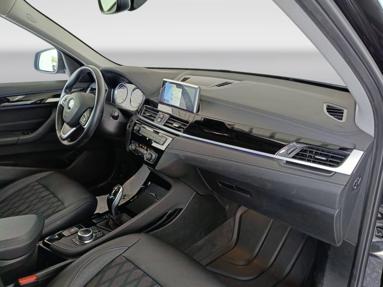 10 - BMW X1 X1 sdrive18d xLine Plus auto