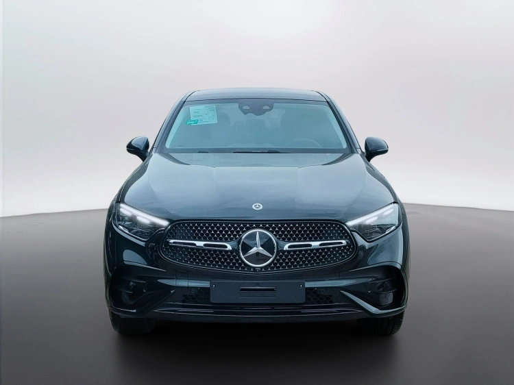 2 - Mercedes-Benz GLC 300 de 4Matic Plug-in Hybrid Coupe