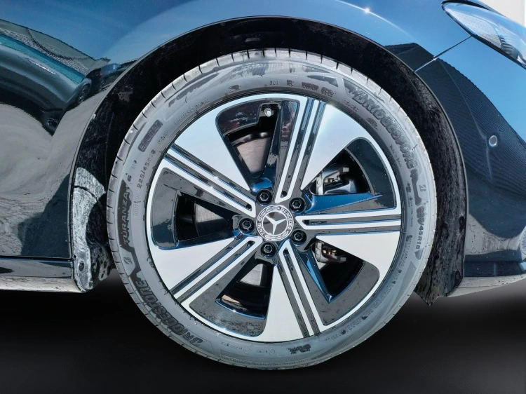 8 - Mercedes-Benz CLA 200