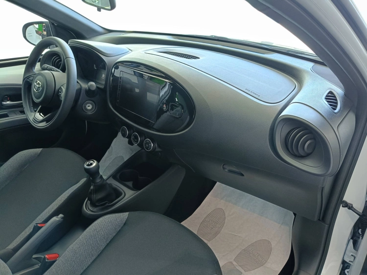 10 - Toyota Aygo X AYGO X 10B MT ACTIVE MY24