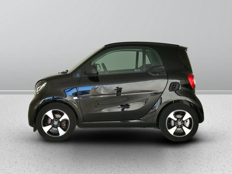 3 - smart fortwo Fortwo eq Passion 4,6kW