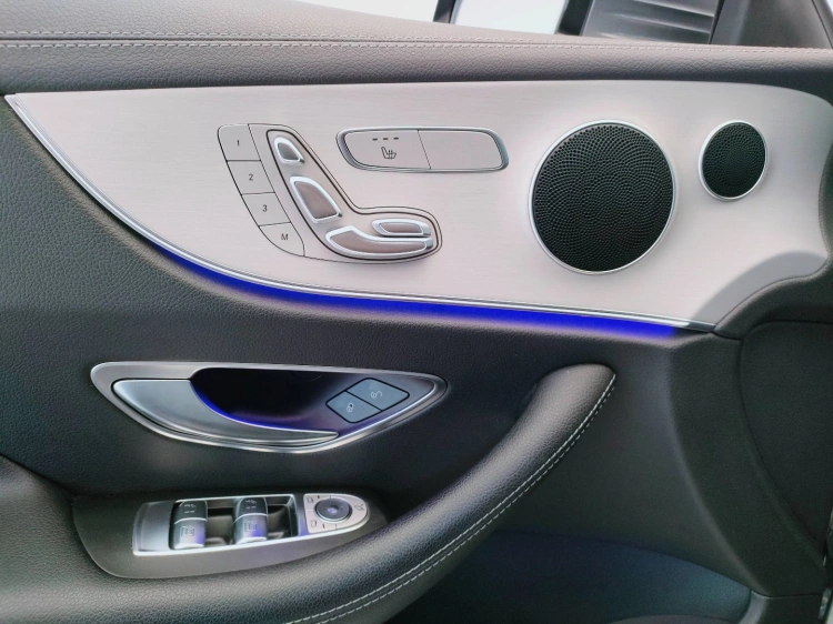 17 - Mercedes-Benz Classe E Coupe 220 d Premium Plus auto