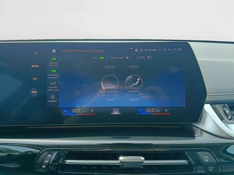 15 - BMW X1 X1 sdrive18d X-Line auto