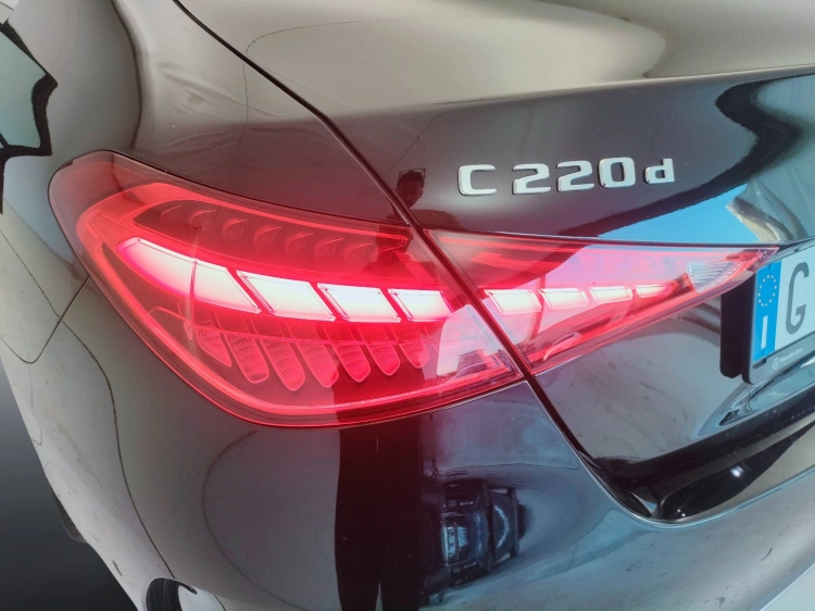 11 - Mercedes-Benz Classe C 220 d mhev AMG Line Advanced Plus 4matic 200cv auto