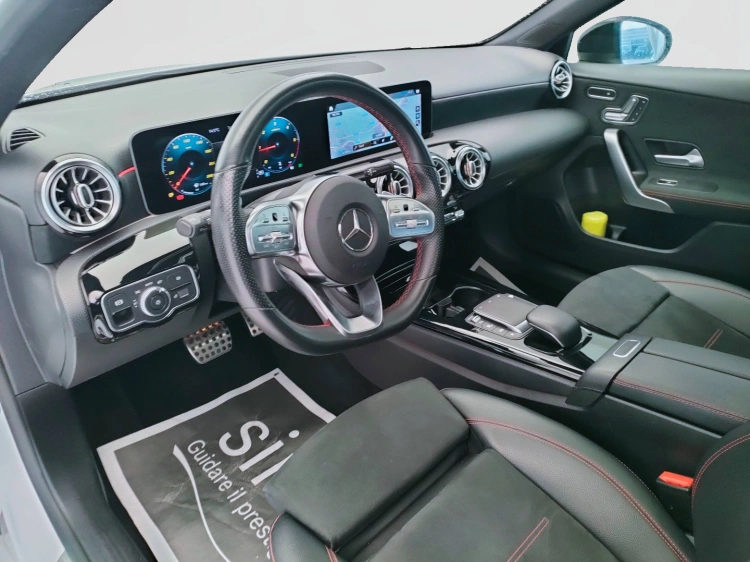 15 - Mercedes-Benz Classe A 180 d Premium auto