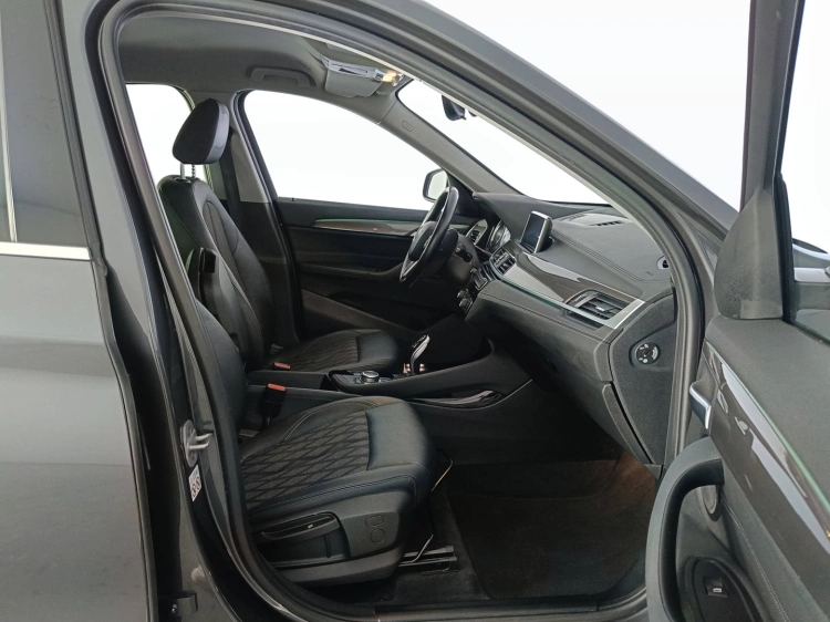 12 - BMW X1 X1 sdrive18d xLine auto