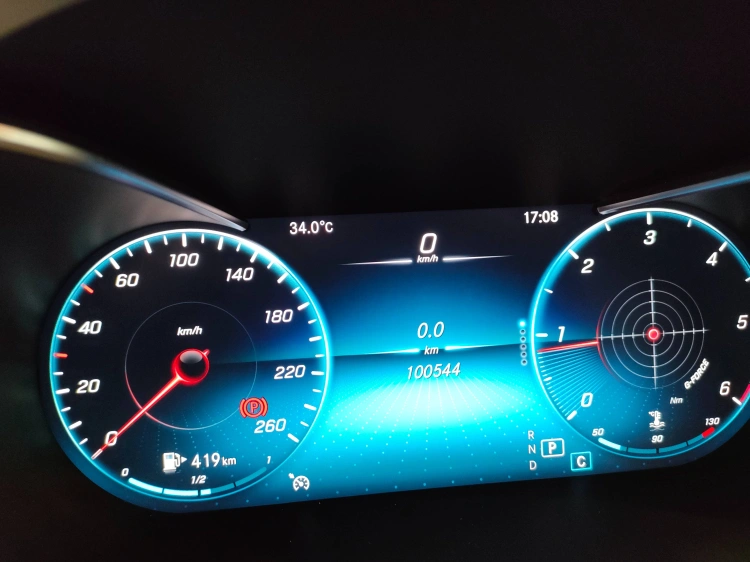 16 - Mercedes-Benz GLC Coupe 220 d Premium Plus 4matic auto