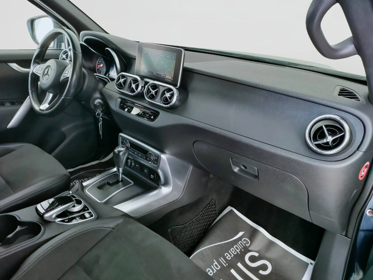 16 - Mercedes-Benz Classe X 250 d Progressive 4matic auto
