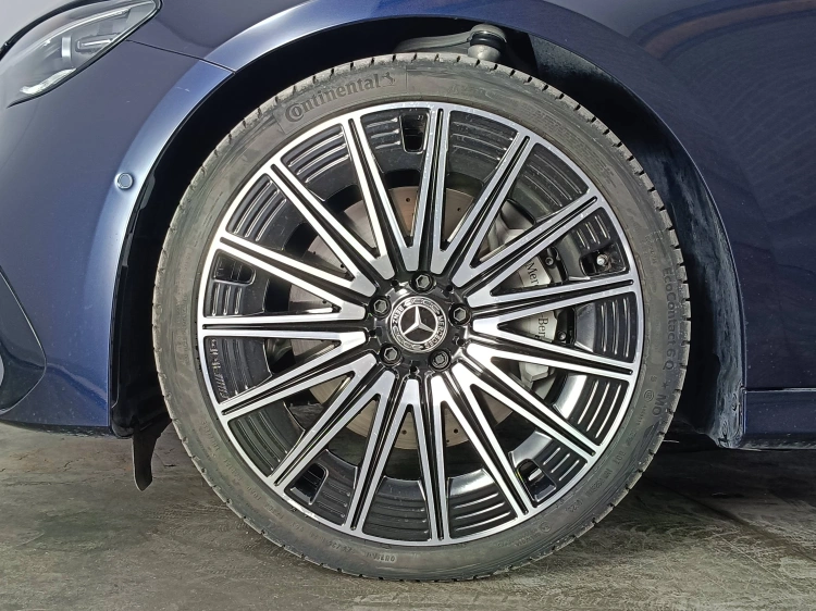 7 - Mercedes-Benz Classe E 220 d AMG Line Premium auto