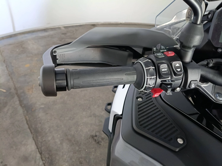 7 - BMW Motorrad GS R 1300 GS ADVENTURE