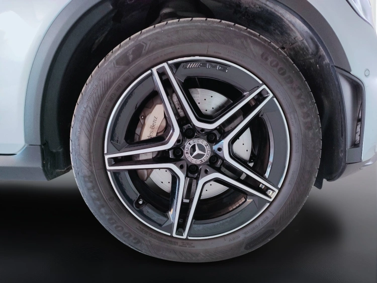 8 - Mercedes-Benz GLC 220 d Premium 4matic auto