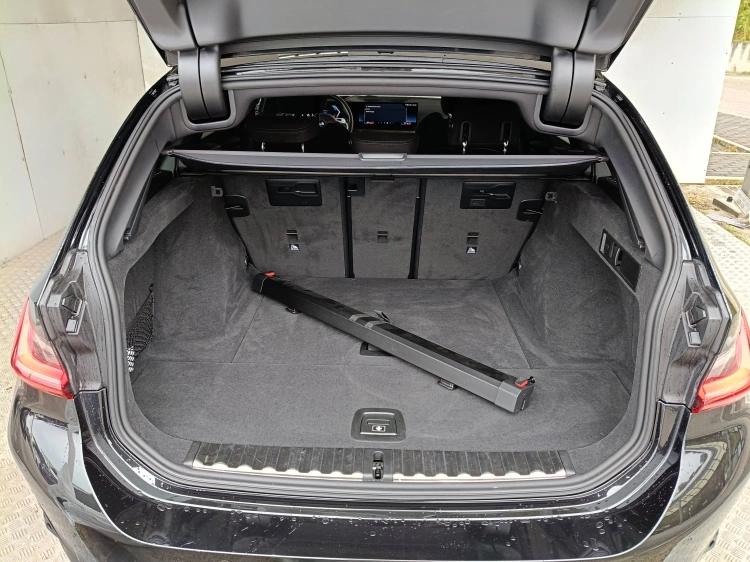 14 - BMW Serie 3 320d Touring mhev 48V Msport xdrive auto