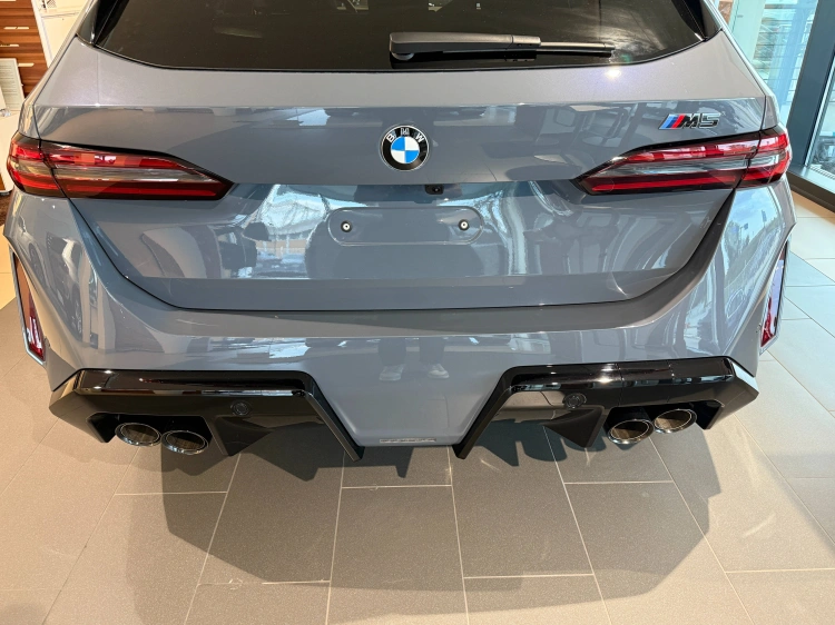 28 - BMW M M5 M5 Touring