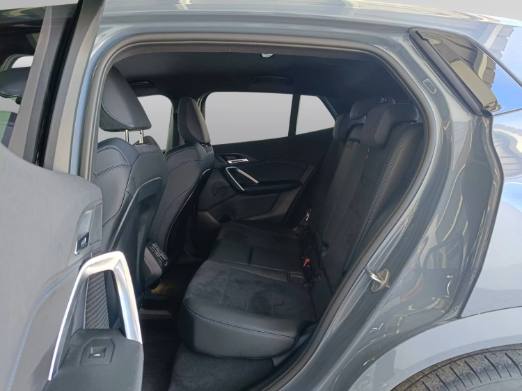 9 - BMW iX2 iX2 edrive 20 MSport Pro