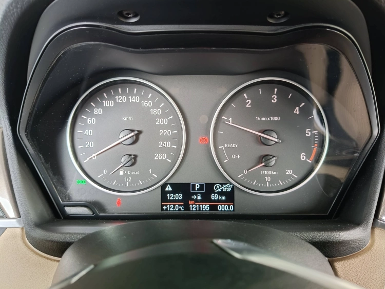 12 - BMW X1 X1 sdrive18d xLine auto