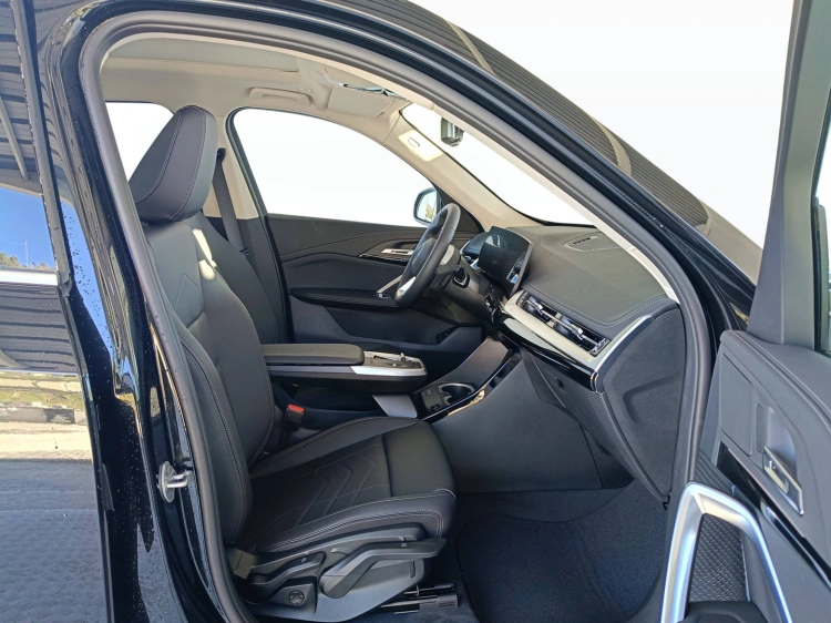 11 - BMW iX1 BMW iX1 eDrive20