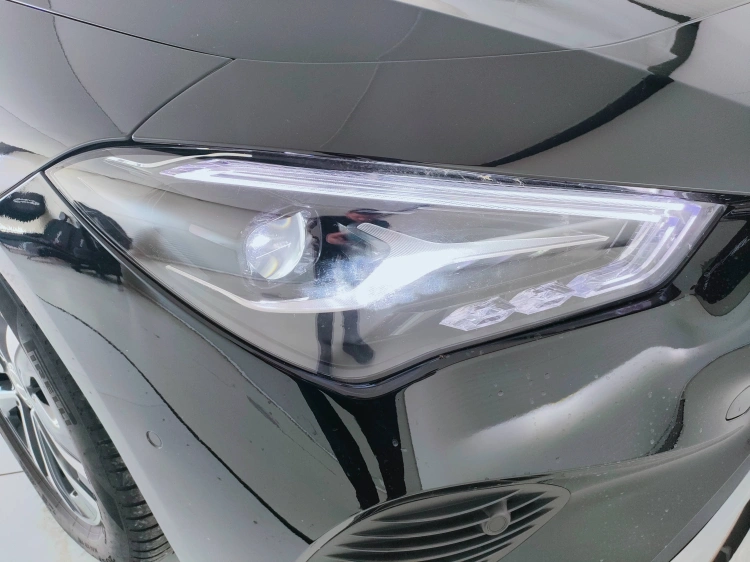 13 - Mercedes-Benz CLA Shooting Brake 180 d Advanced auto