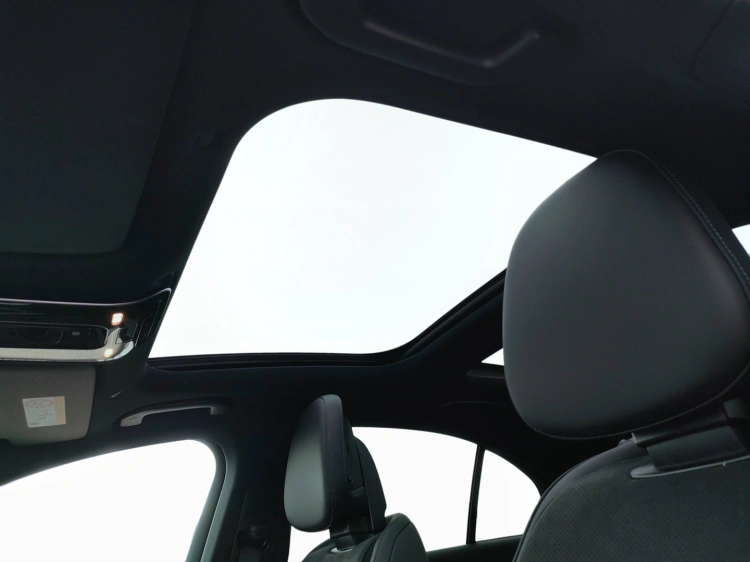 10 - Mercedes-Benz Classe E 220 d 4MATIC