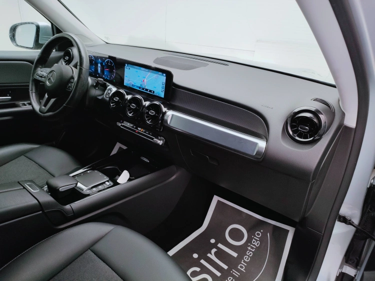 12 - Mercedes-Benz GLB 200 d Executive auto