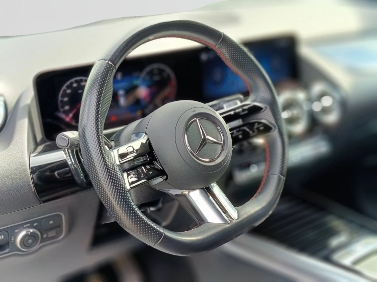 16 - Mercedes-Benz GLA 200 d AMG Line Advanced Plus auto