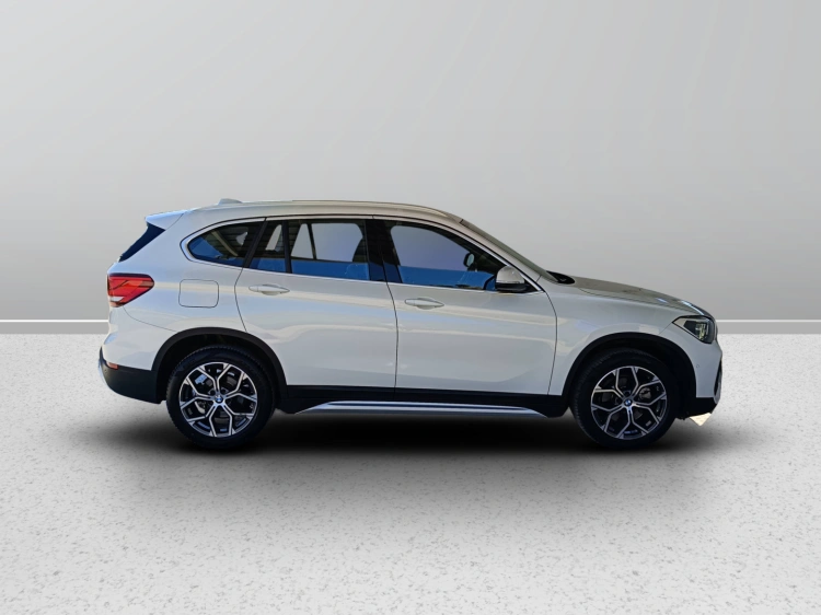 6 - BMW X1 BMW X1  sdrive18i xline plus 136cv auto