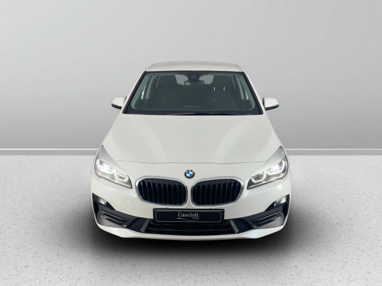 2 - BMW Serie 2 216 AT