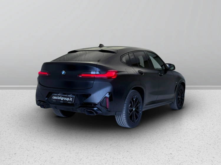 11 - BMW X4 BMW X4 M40d xDrive