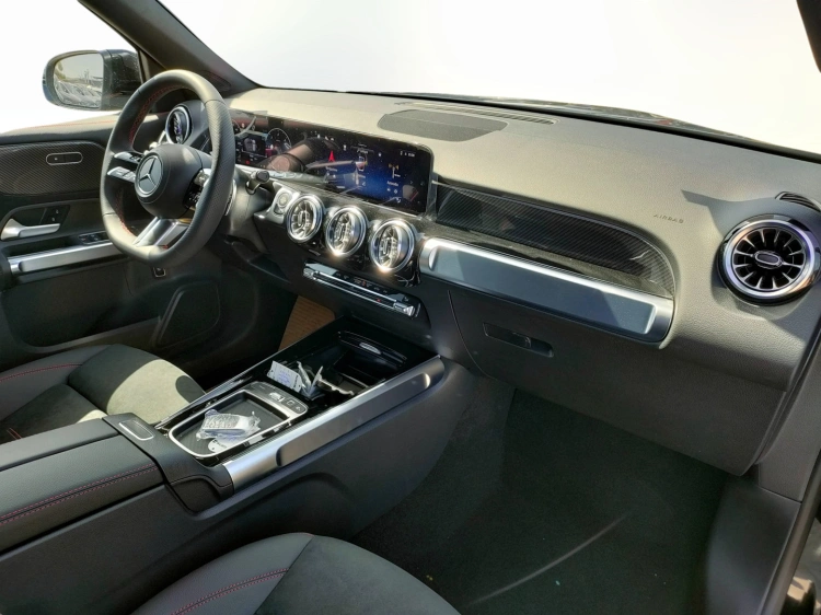 13 - Mercedes-Benz GLB 200 d Automatic 4MATIC
