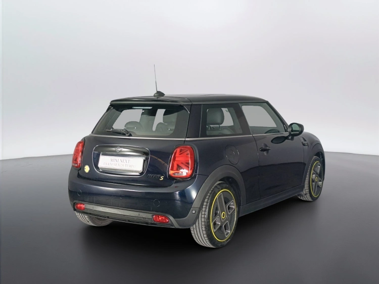 4 - MINI Cooper Mini 3p Cooper SE Classic auto