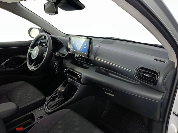 10 - Toyota Yaris Yaris 1.5h Trend