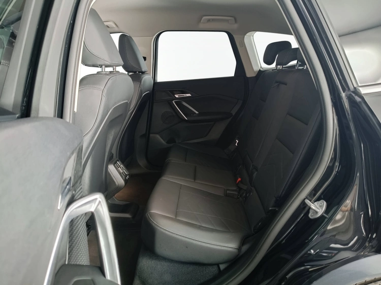 9 - BMW iX1 BMW iX1 eDrive20-Special Edition