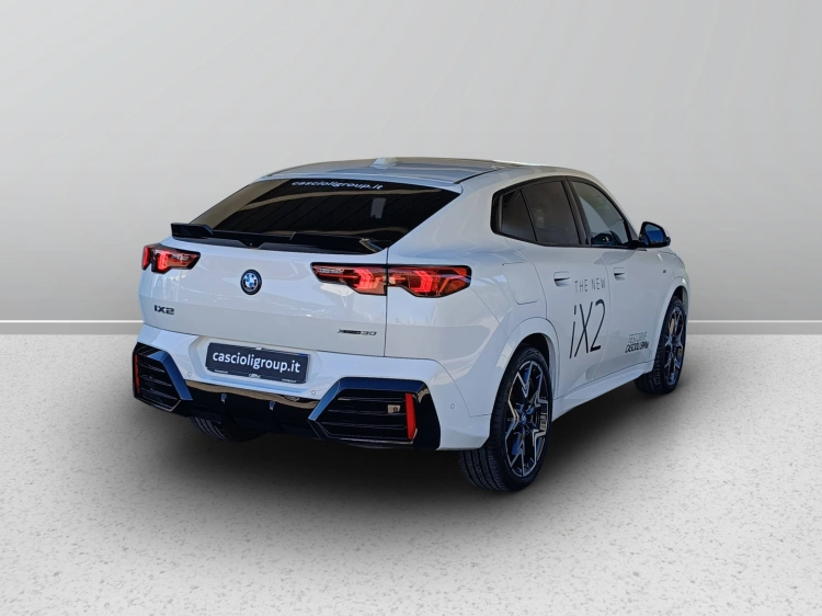 4 - BMW X2 iX2 xDrive30