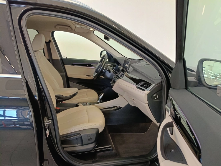 10 - BMW X1 X1 xdrive18d xLine Plus auto