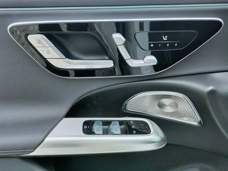 12 - Mercedes-Benz Classe E 220 d 4MATIC