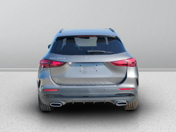 4 - Mercedes-Benz GLA 200 d automatic