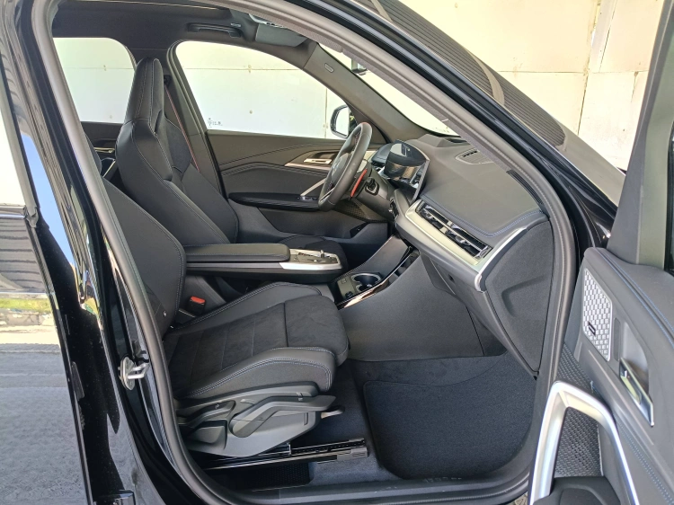11 - BMW X1 M BMW X1 M35i xDrive
