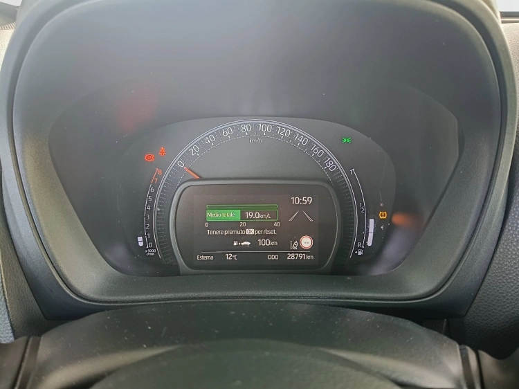 11 - Toyota Aygo X Aygo X 1.0 Trend 72cv