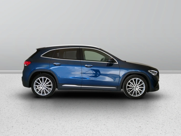 7 - Mercedes-Benz GLA 200 d Premium 4matic auto