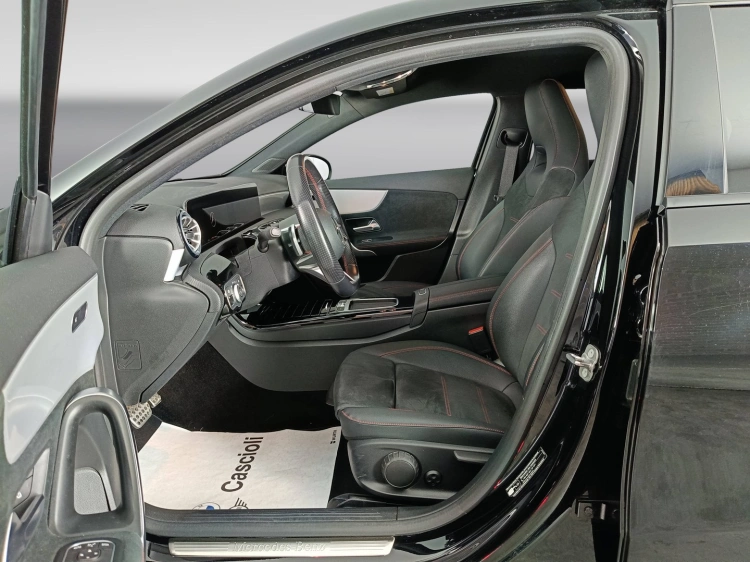 8 - Mercedes-Benz Classe A 180 d AMG Line Advanced Plus auto