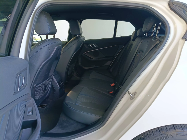 8 - BMW Serie 1 118d Msport auto