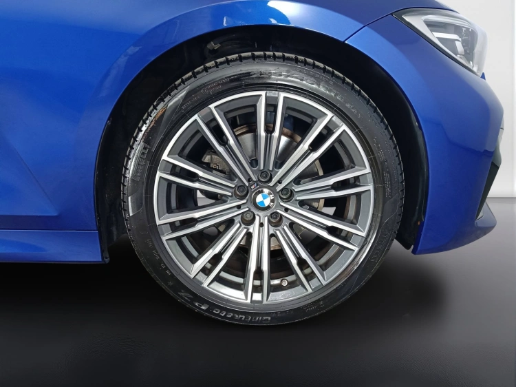 22 - BMW Serie 3 320d Touring Msport