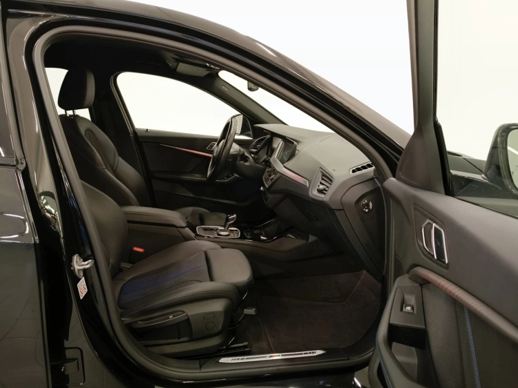 11 - BMW Serie 1 118d Msport auto