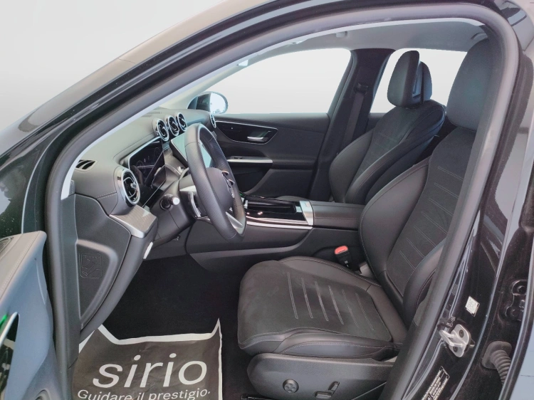 19 - Mercedes-Benz GLC 220 d AMG Line Advanced 4matic auto