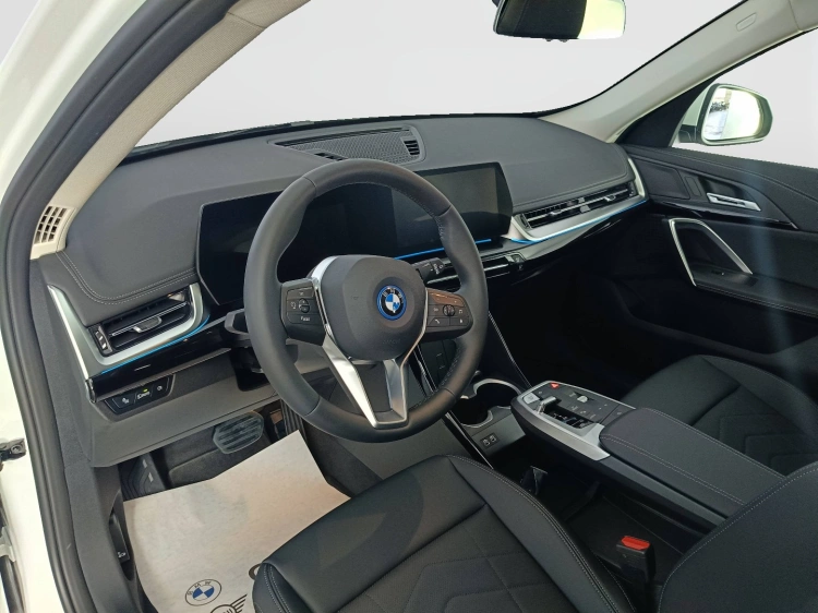 8 - BMW iX1 BMW iX1 eDrive20-Special Edition