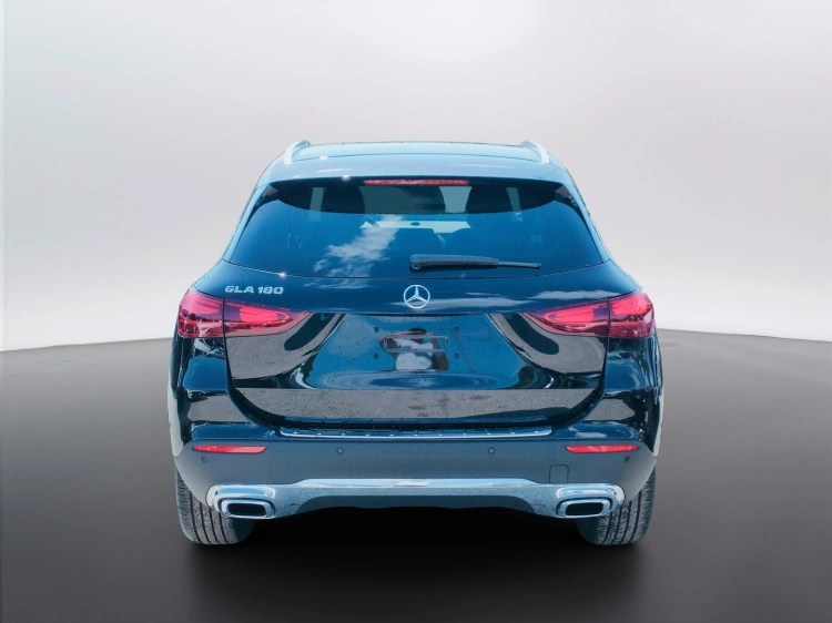 4 - Mercedes-Benz GLA 180 Automatic