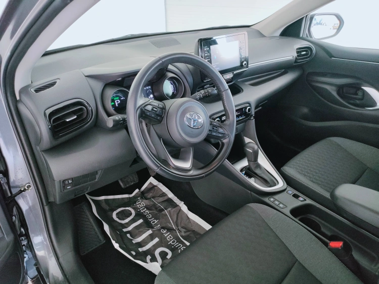 18 - Toyota Yaris Yaris 1.5h Trend