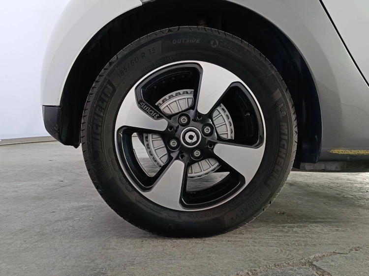 7 - smart forfour Forfour eq Passion 22kW
