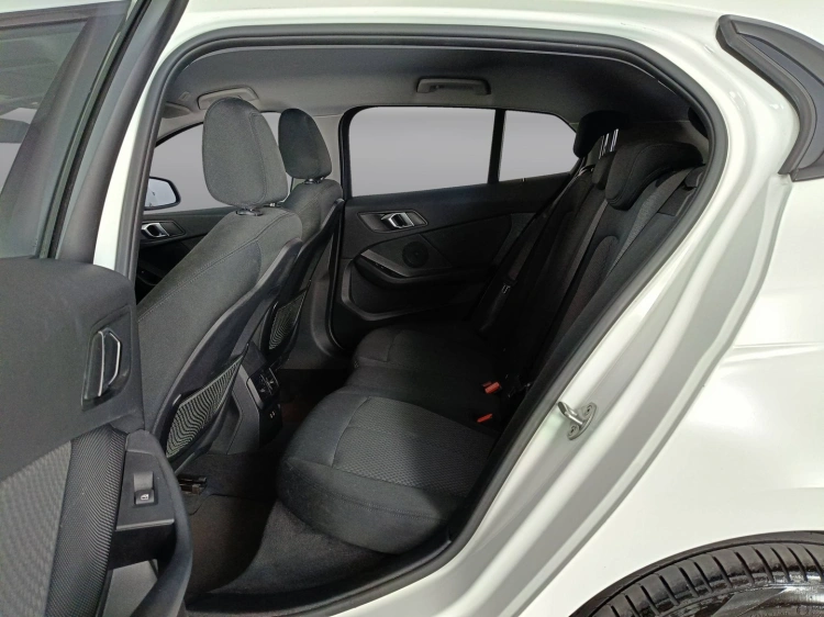 9 - BMW Serie 1 118d 5 Porte