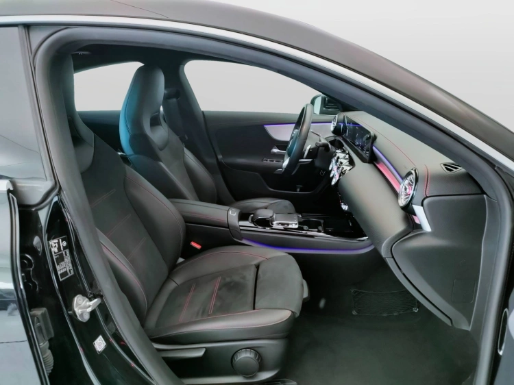 13 - Mercedes-Benz CLA Coupe 200 d Premium auto